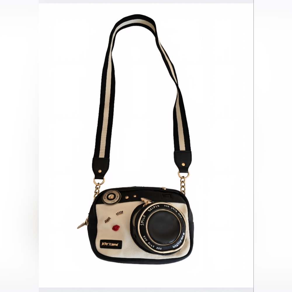 Betsey Johnson 1978 Series Close Up Camera Kitsch Crossbody Bag Faux Leather